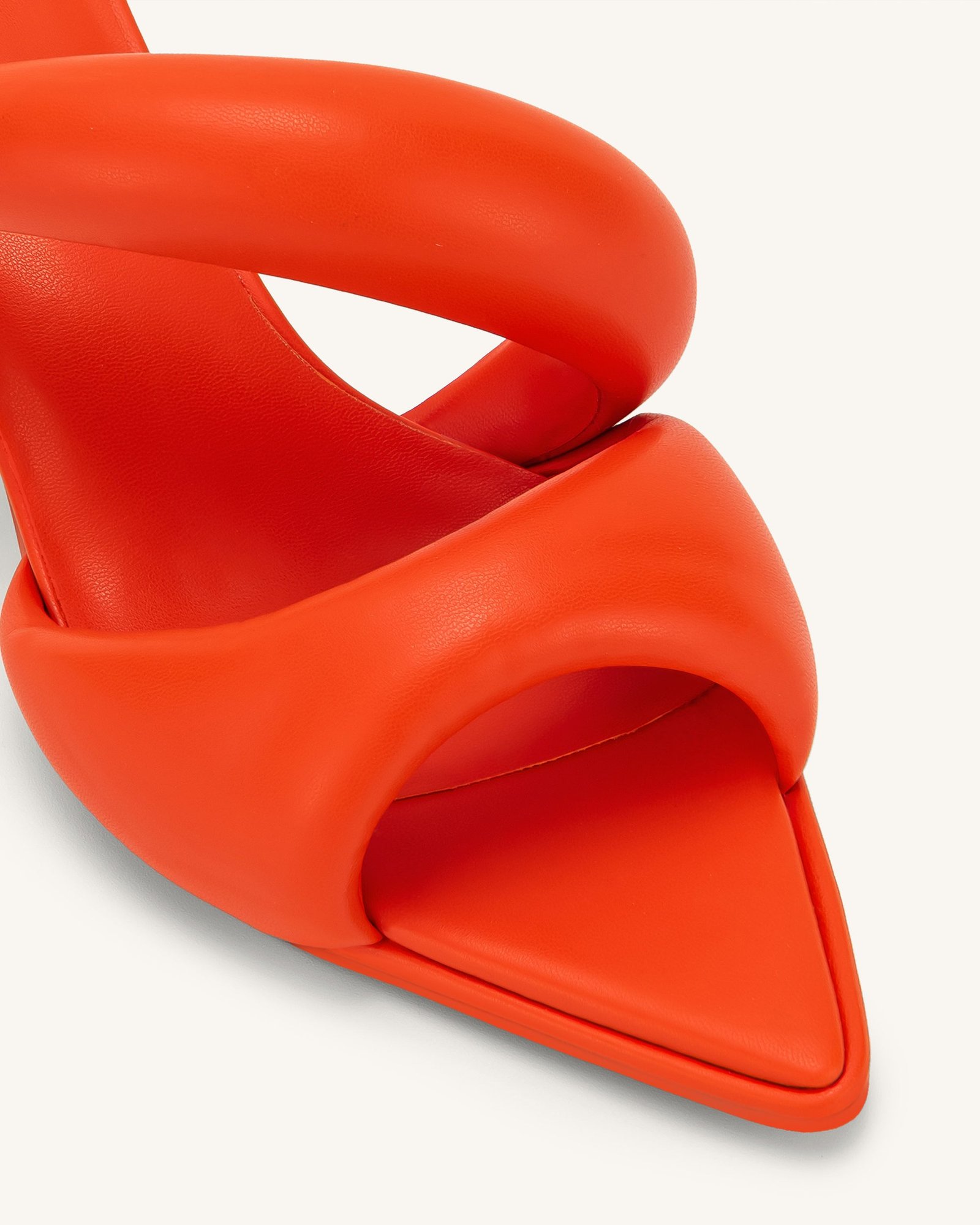 2MS01-42Close-up_f39fc408-bafe-407b-b992-7725ec0ae851 Sara Mule - Scarlet - Image 5