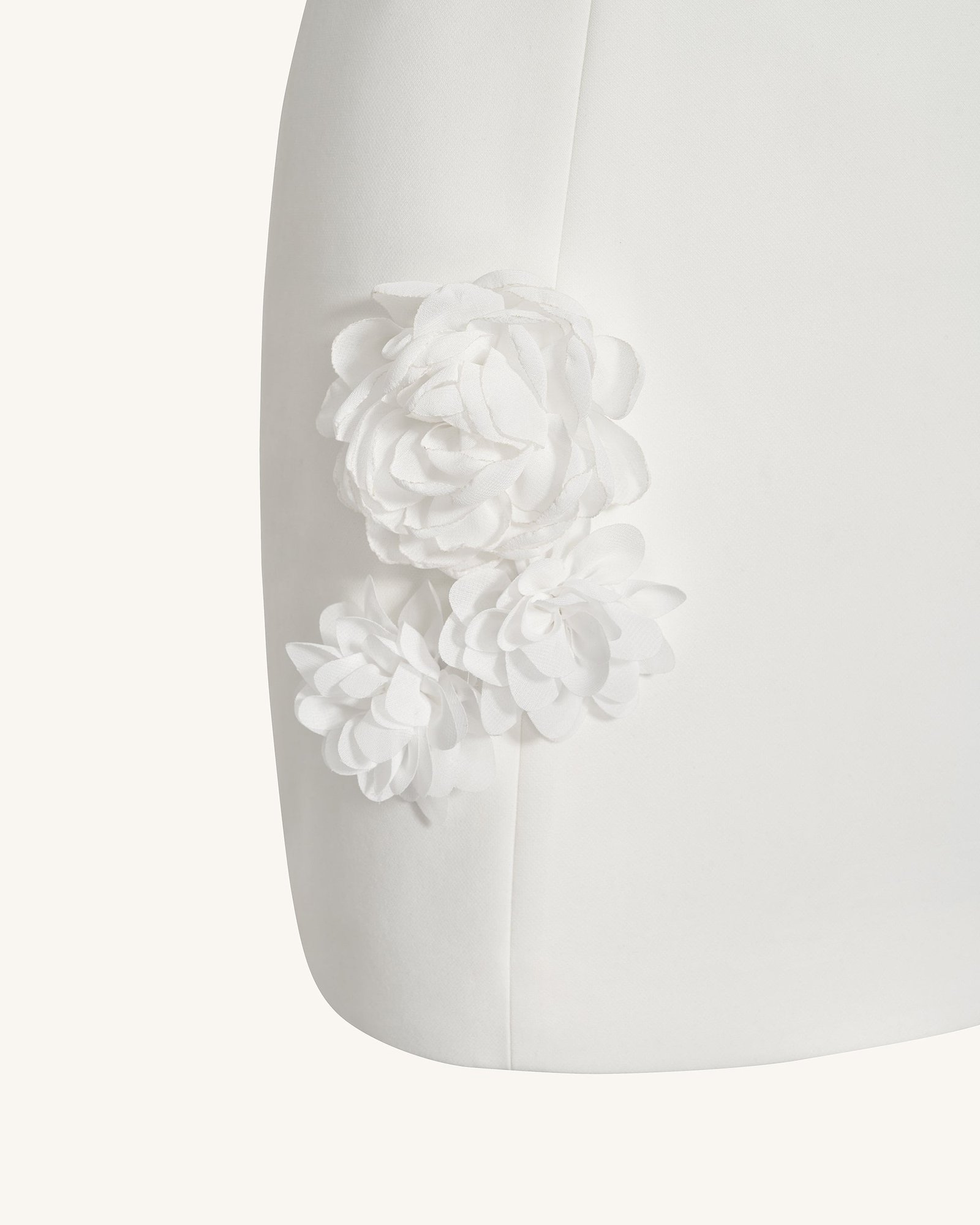 DS702-2_DETAIL Floral Embrace Sleeveless Gown - White - Image 7